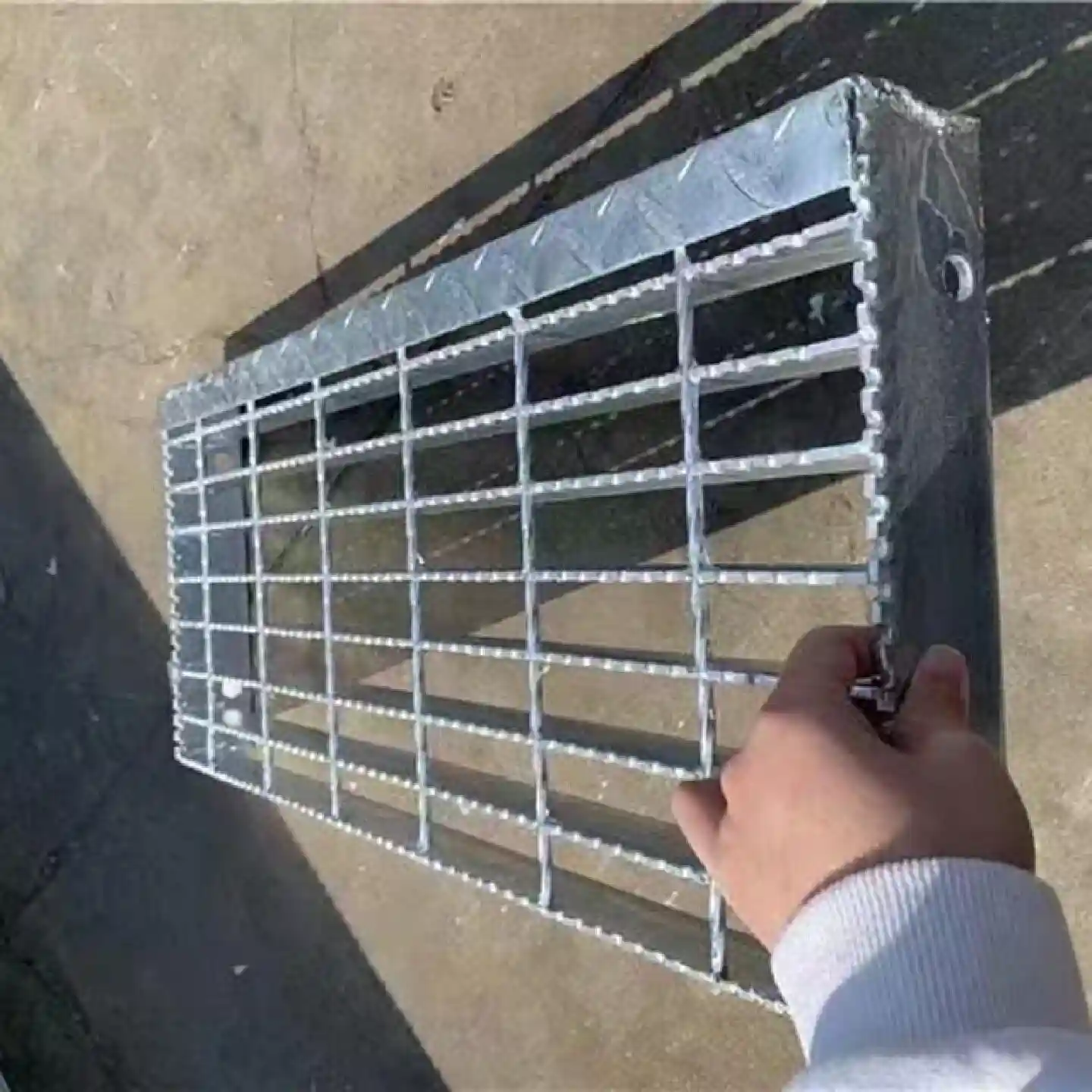 Height-Adjustable Steel Grating Stairs