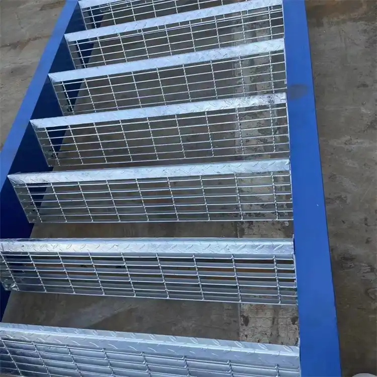 Height-Adjustable Steel Grating Stairs for Strong, Durable Access