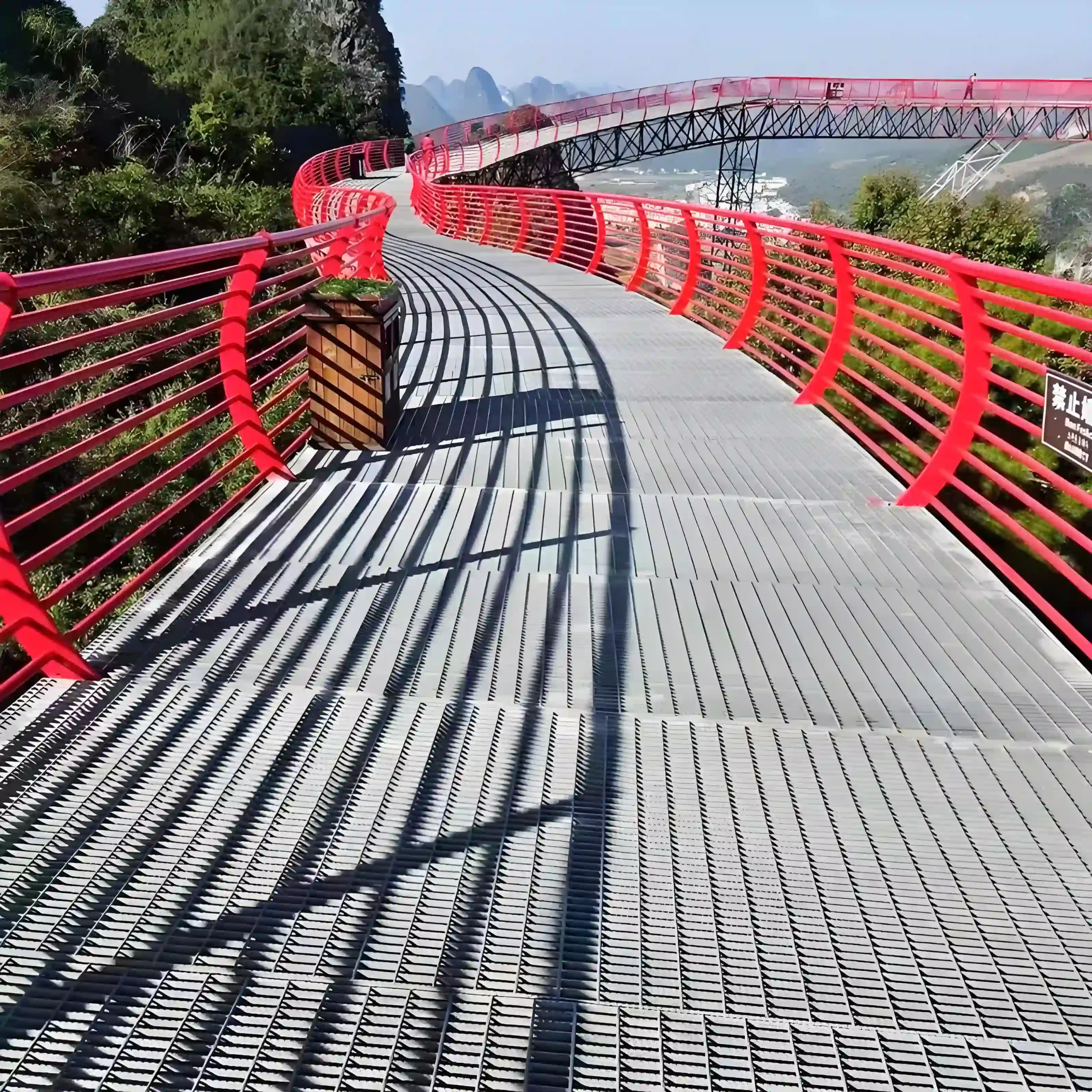 Steel Grating Floor for High Load Capacity and Slip Resistance