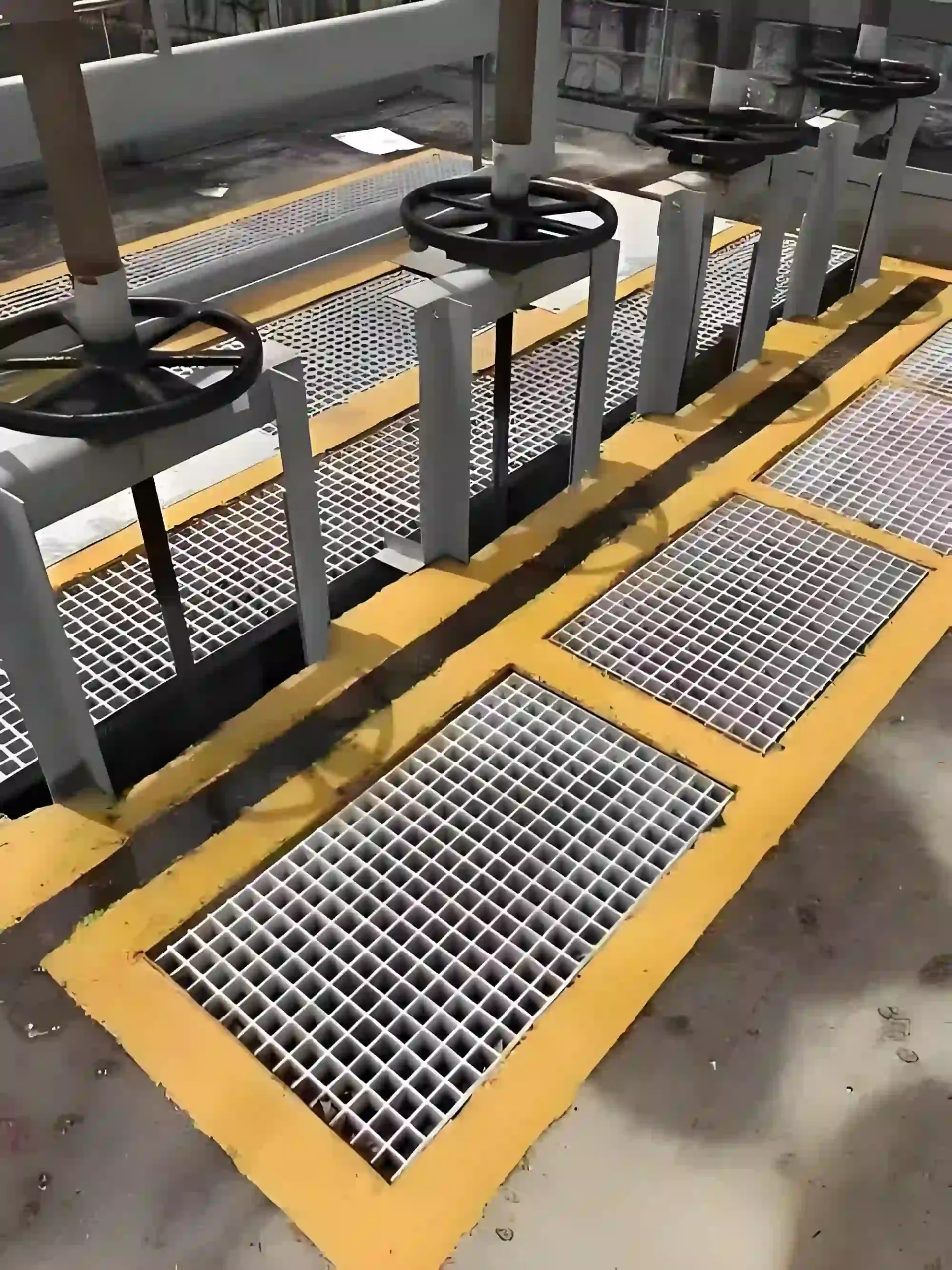 Steel Grating Partition Panels for Airflow and Natural Light