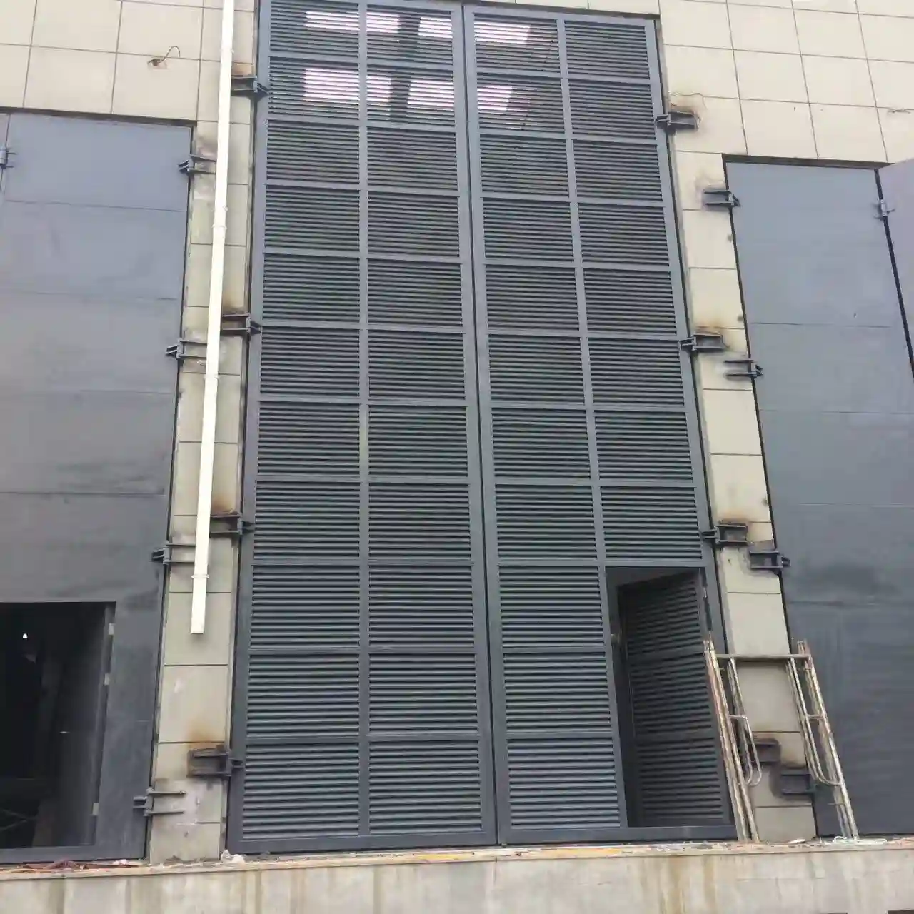 Steel Grating Windows