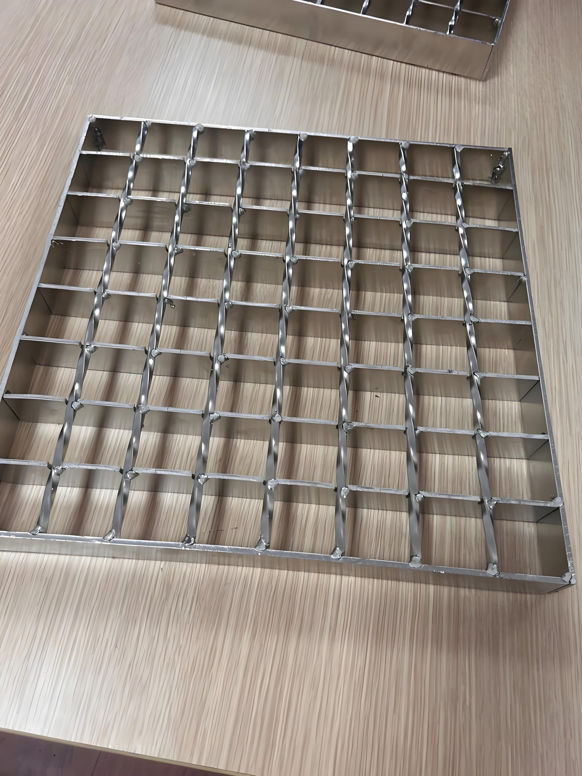 Serrated Grating
