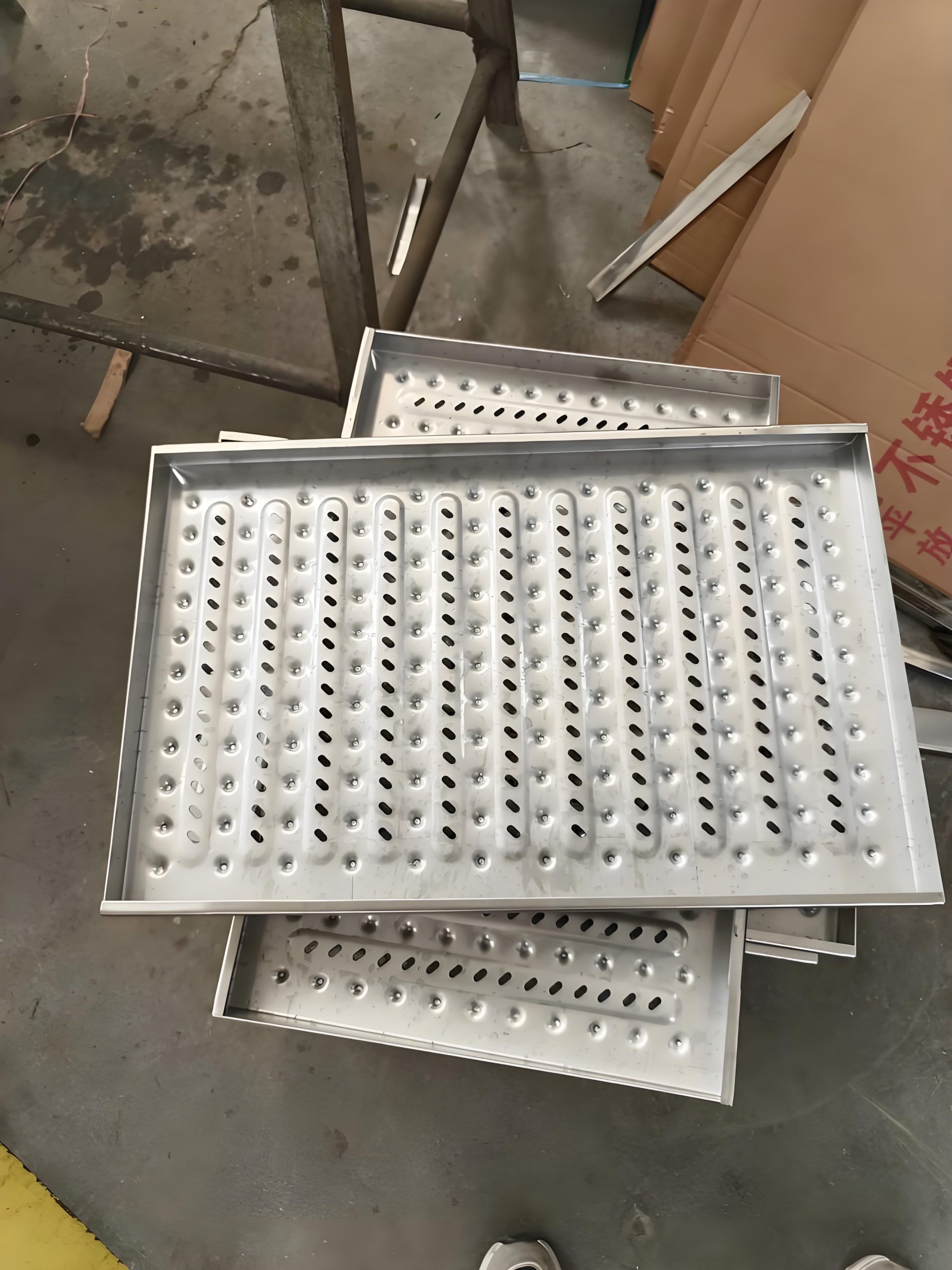 steel grating trench cover